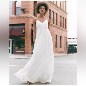 EXPRESS METALLIC TIERED MAXI DRESS Size Large Cream Spaghetti Strap V-neck